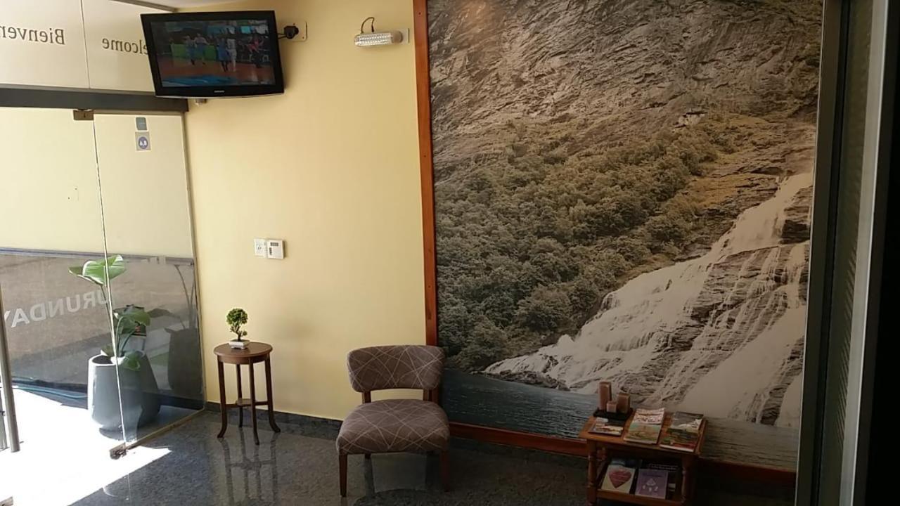 芦荻公寓酒店 波萨达斯 外观 照片